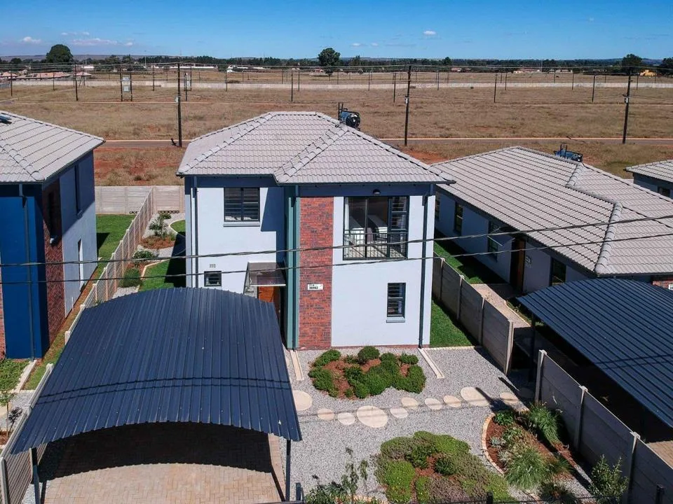 3 Bedroom House for sale in Protea Glen