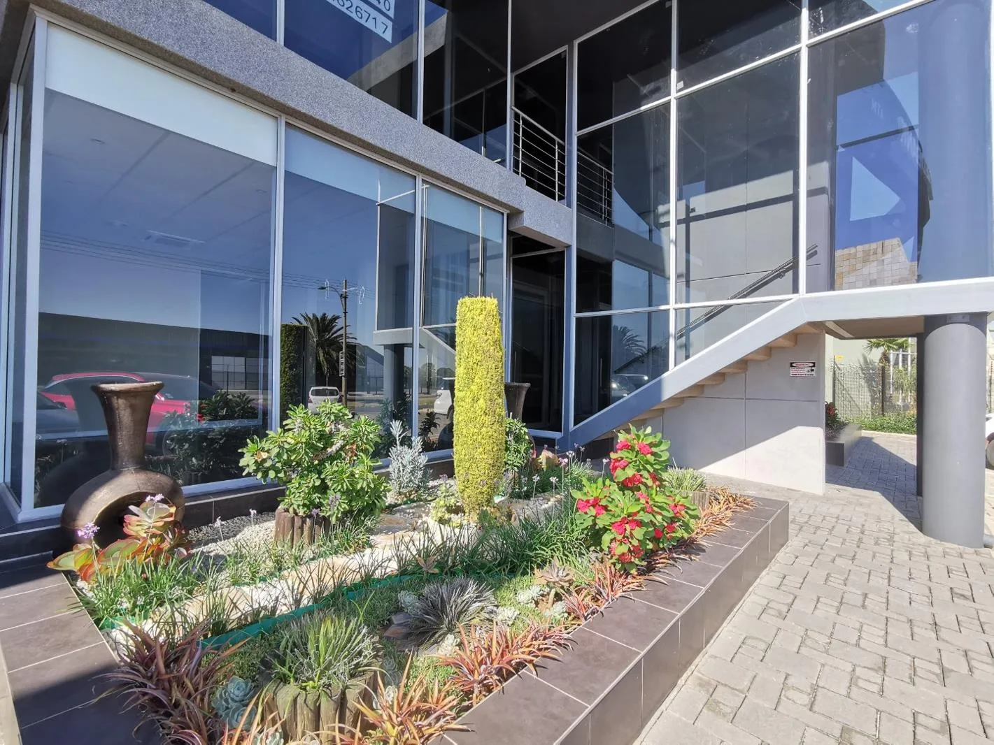 966 m² Commercial space in Flamwood
