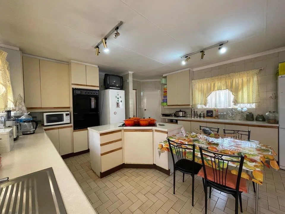 4 Bedroom House for sale in Mohadin