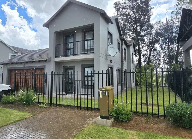 4 Bedroom Apartment / flat for sale in Bloemspruit
