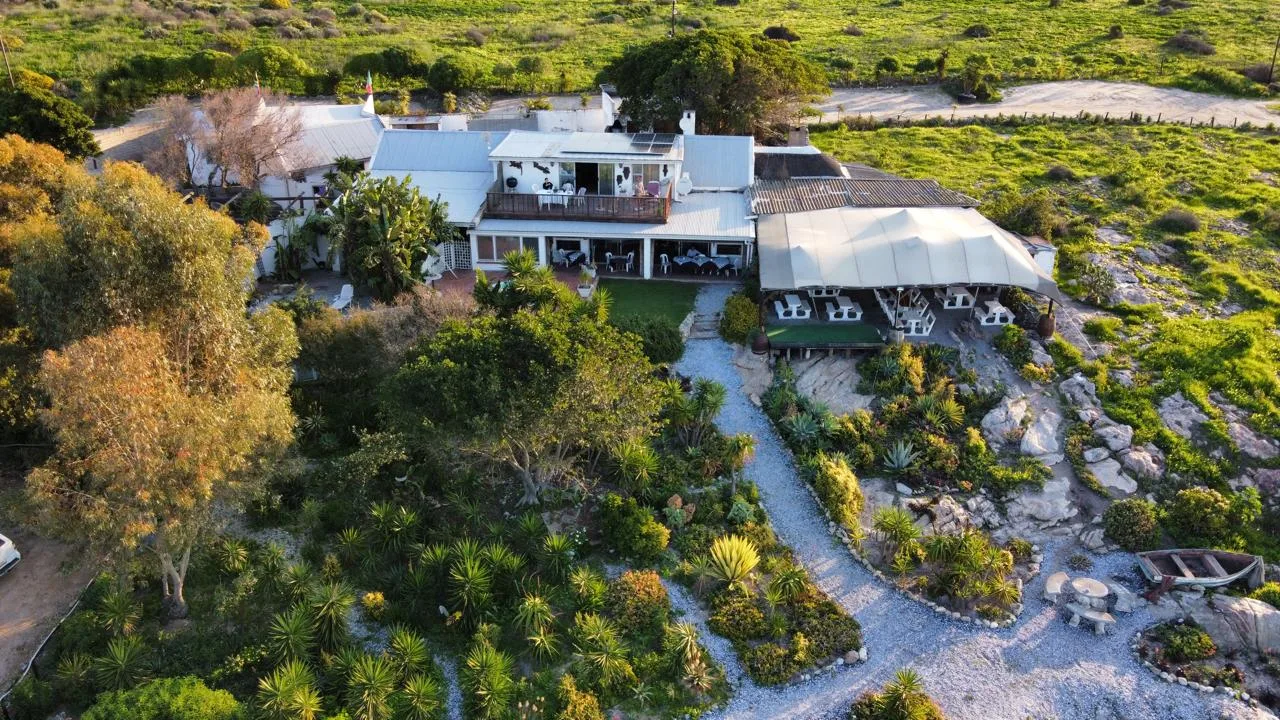 4 Bedroom House for sale in Slippersbaai