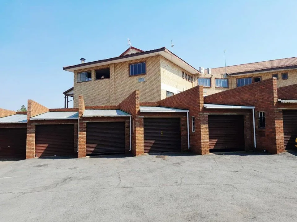2 Bedroom Apartment / flat for sale in Greenhills