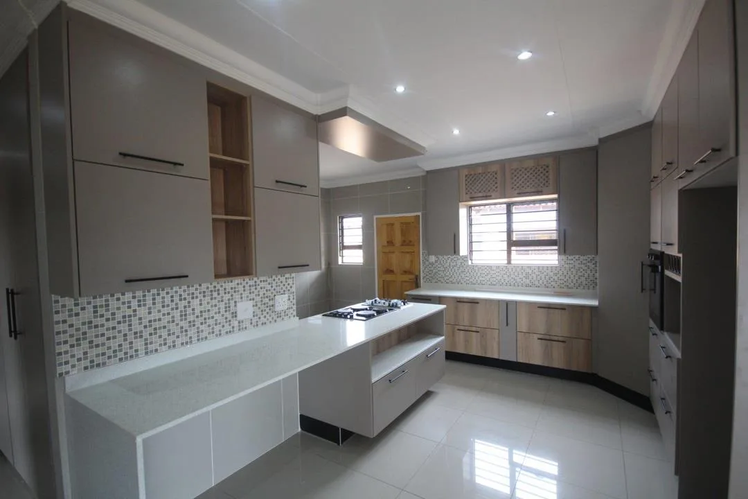 3 Bedroom House for sale in Aerorand