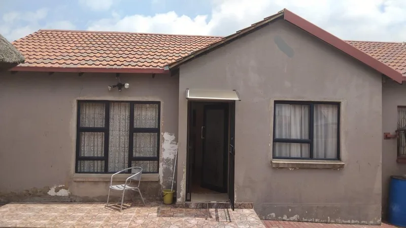 3 Bedroom House for sale in Olievenhoutbosch