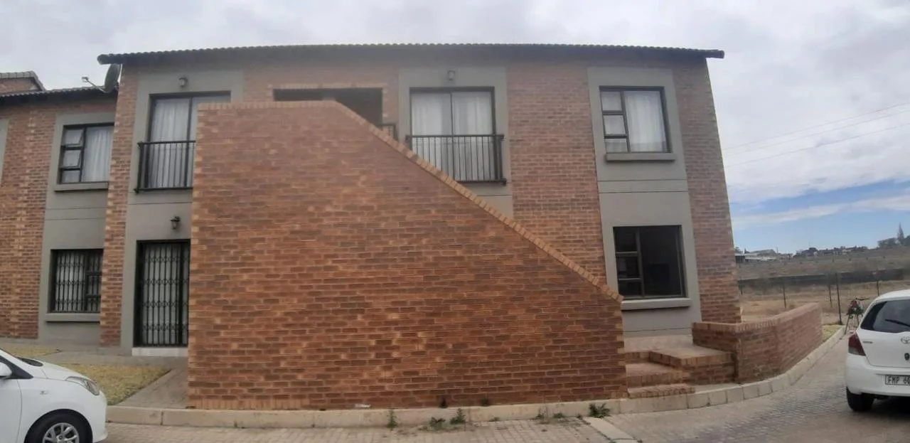 3 Bedroom Townhouse for sale in Trichardt