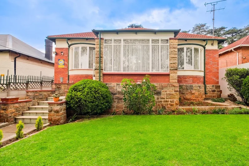Property for sale in Kensington