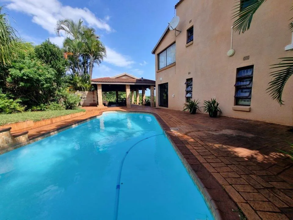 6 Bedroom House for sale in Mtunzini