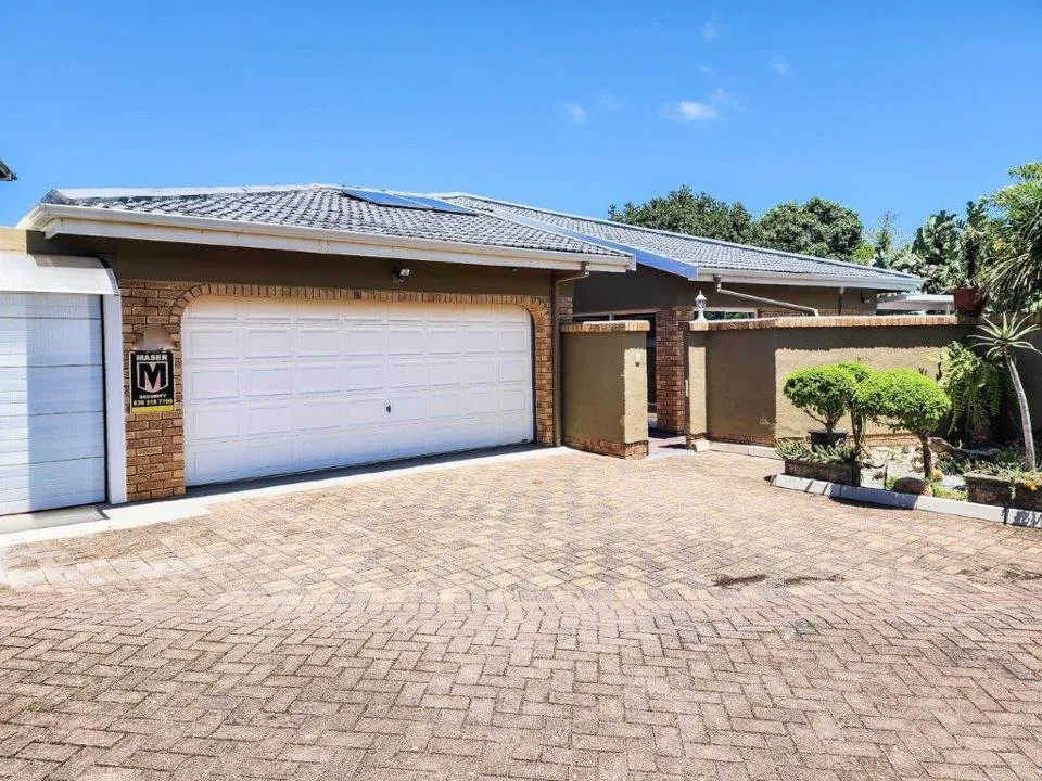 3 Bedroom House for sale in Shelly Beach