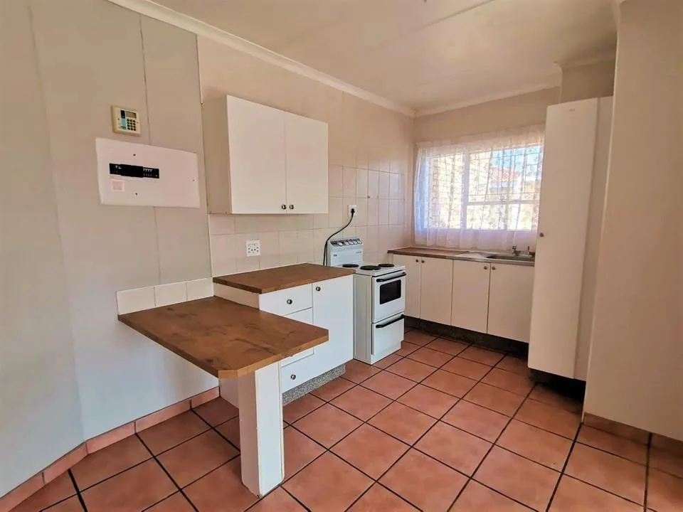2 Bedroom Apartment / flat for sale in Kannoniers Park