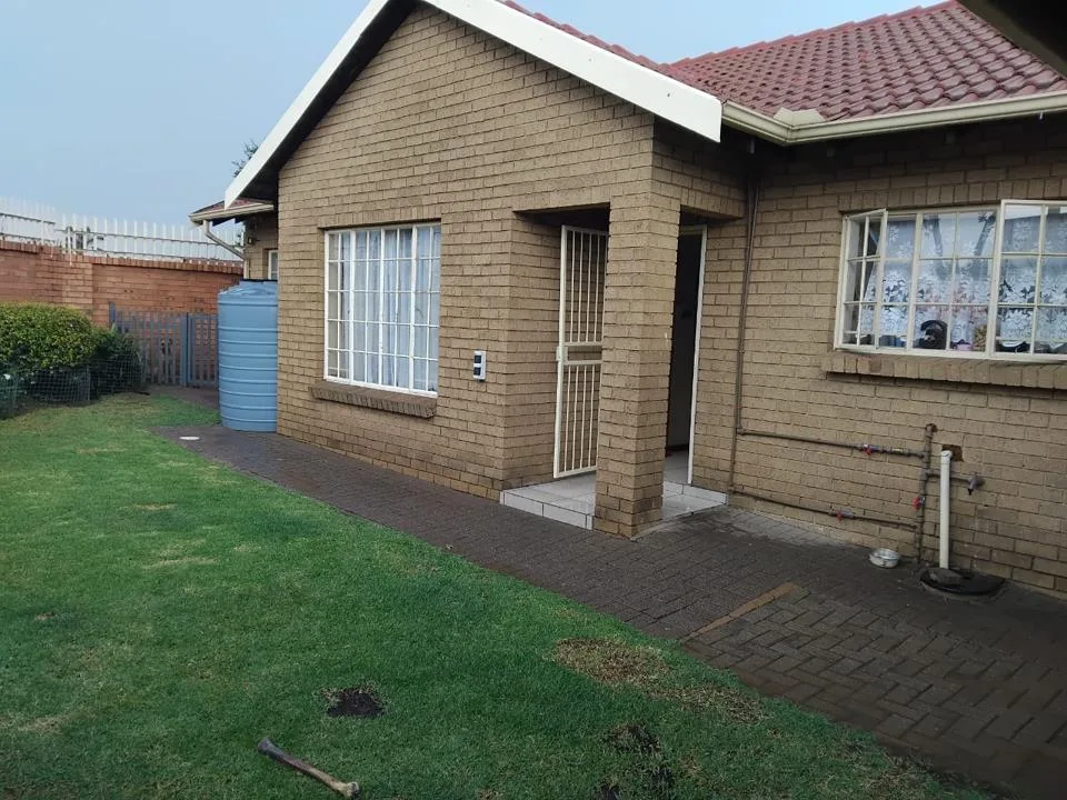 2 Bedroom Townhouse for sale in Reyno Ridge