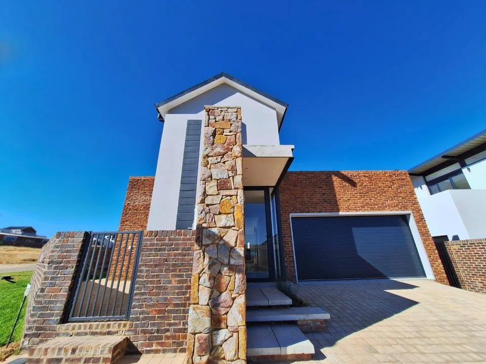 3 Bedroom House to rent in Helderzicht Eco Estate