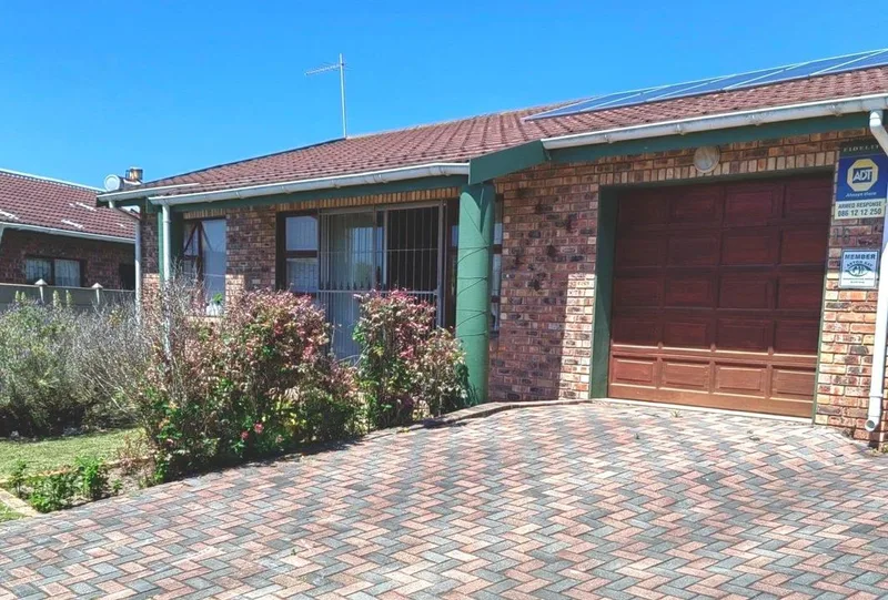 2 Bedroom House for sale in Aston Bay