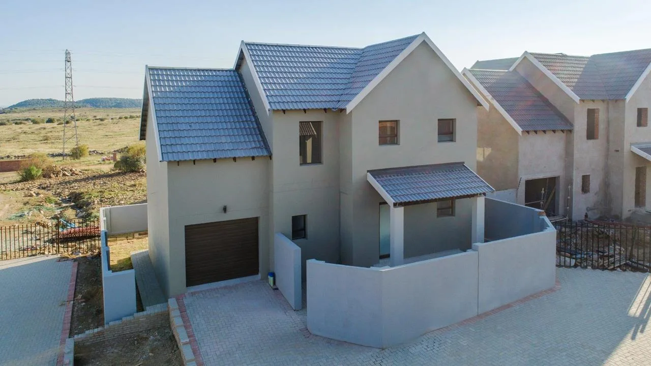 3 Bedroom Townhouse for sale in Oakland Estate