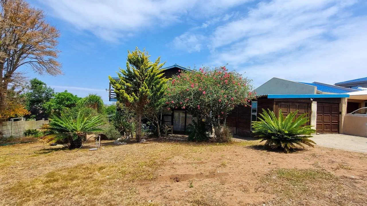 3 Bedroom House for sale in Stilbaai Wes