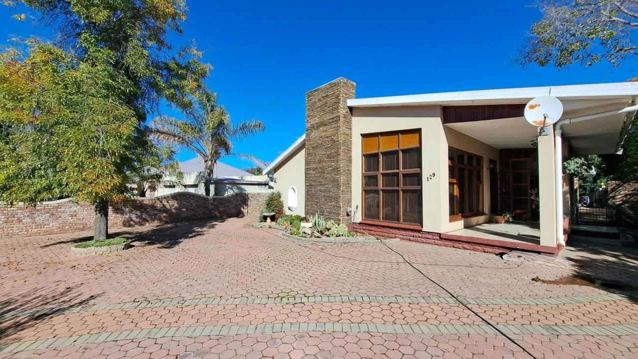 5 Bedroom House for sale in West Bank