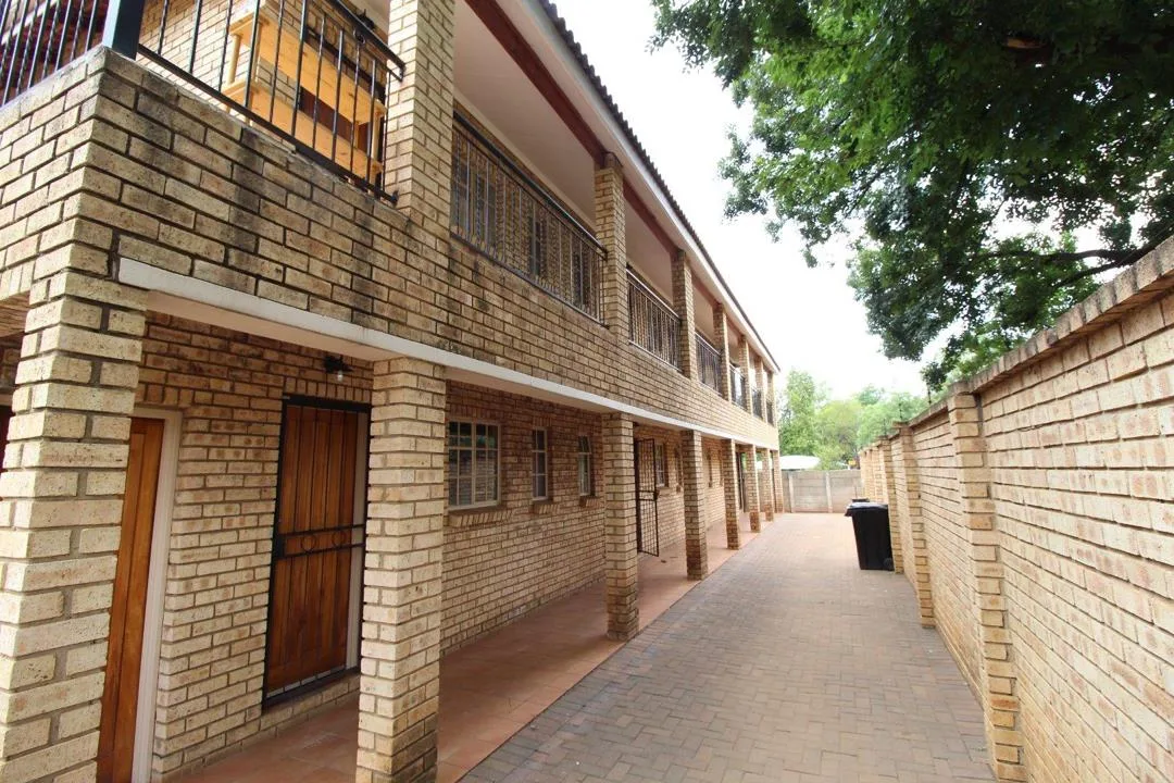 2 Bedroom Apartment / flat for sale in Bult West
