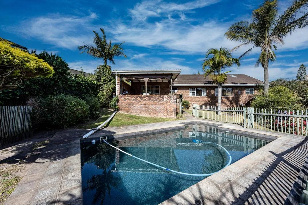 4 Bedroom House for sale in Beacon Bay