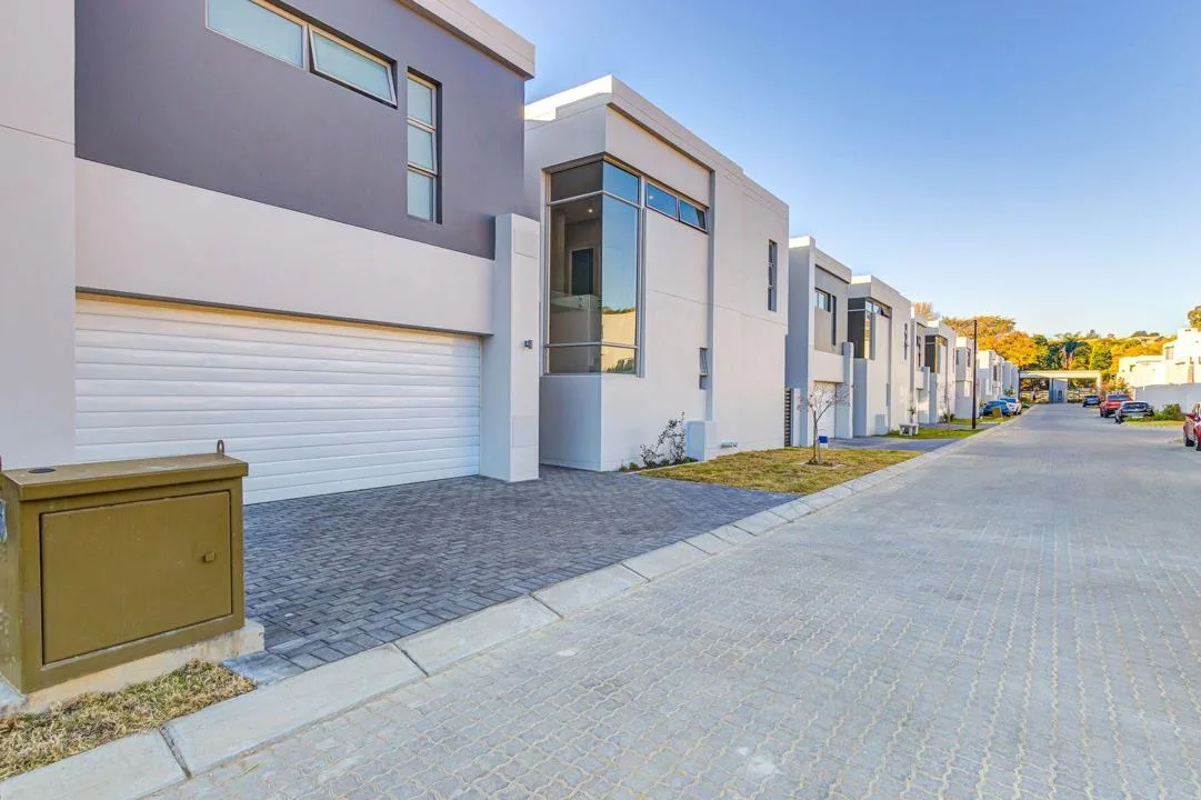 4 Bedroom Townhouse for sale in Bryanston