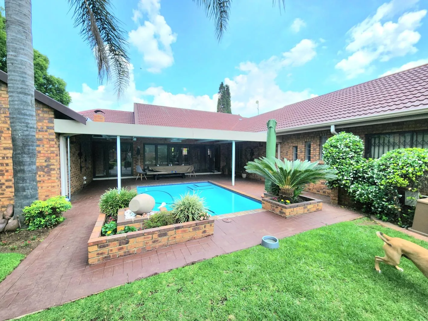 Property to rent in Sunward Park