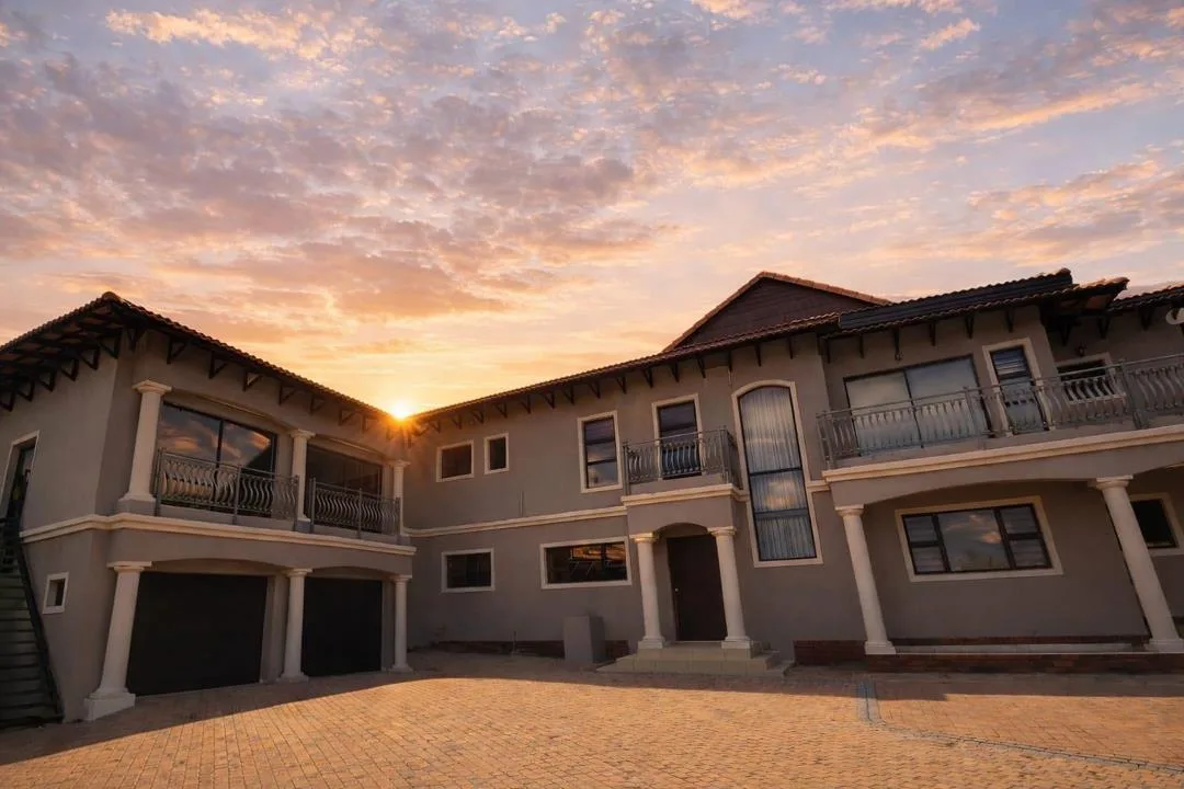 6 Bedroom House to rent in Tuscany Ridge