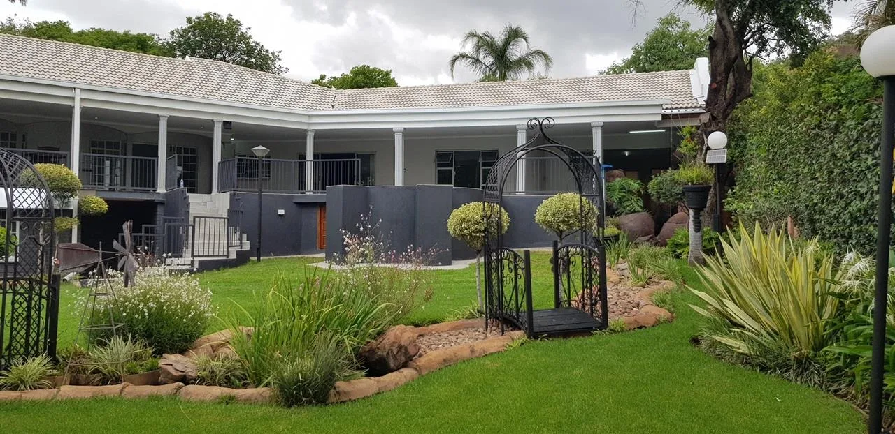 7 Bedroom House for sale in Protea Park