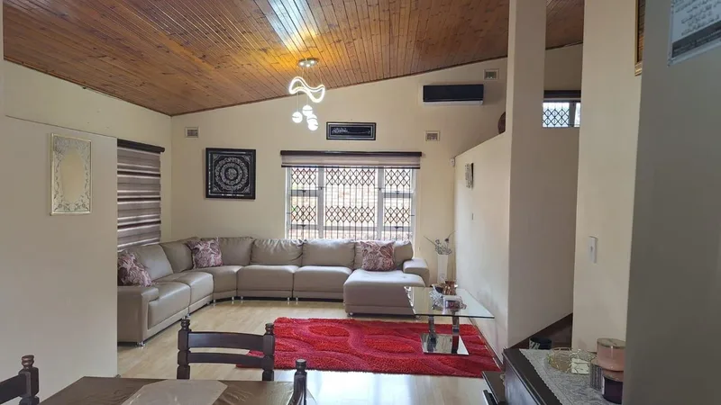 4 Bedroom House for sale in Parlock