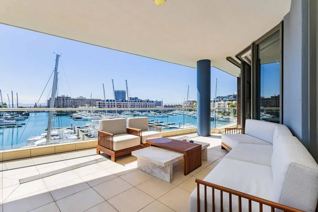 3 Bedroom Apartment / flat for sale in Waterfront