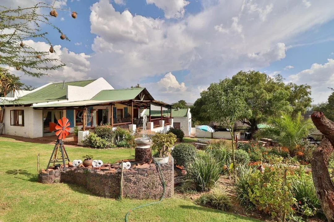4 Bedroom House for sale in Broederstroom