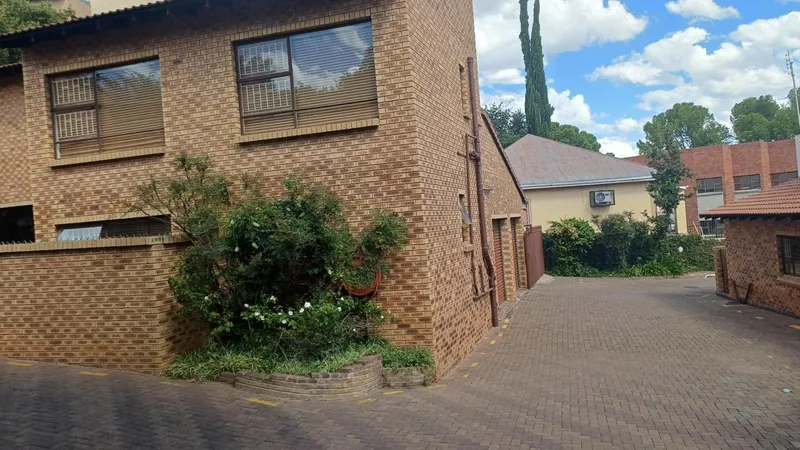 3 Bedroom Townhouse for sale in Westdene