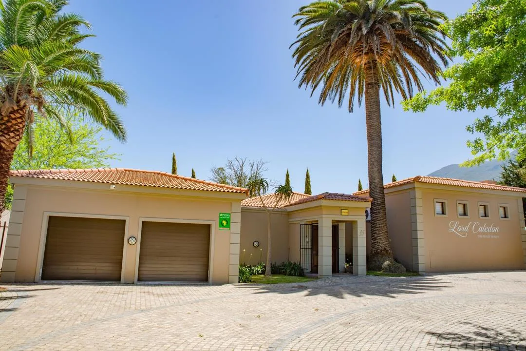 9 Bedroom House for sale in Camphersdrift
