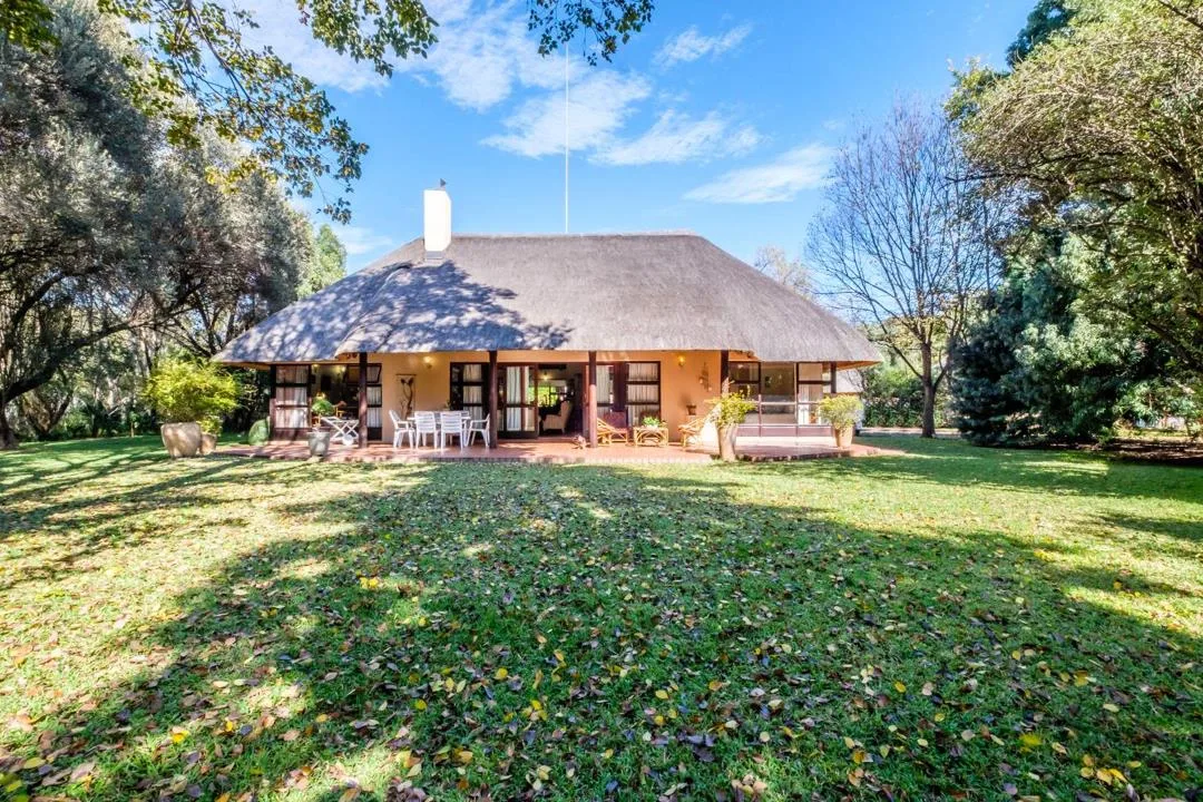 4 Bedroom House for sale in Lakeland Estate