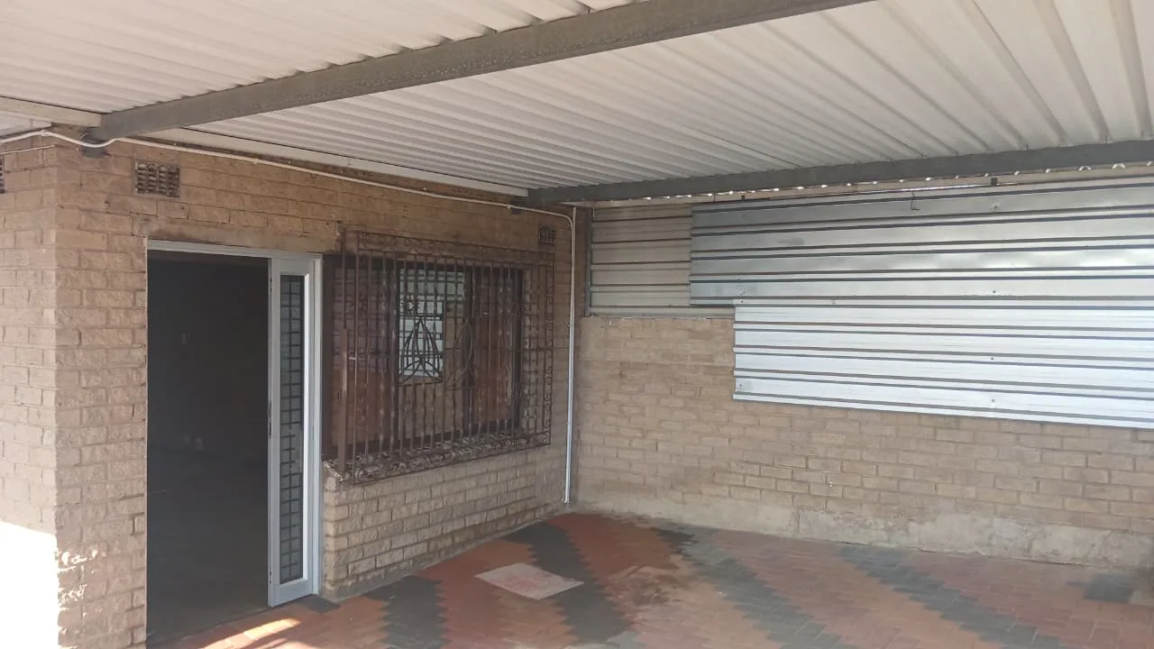 1 Bedroom House to rent in Montford