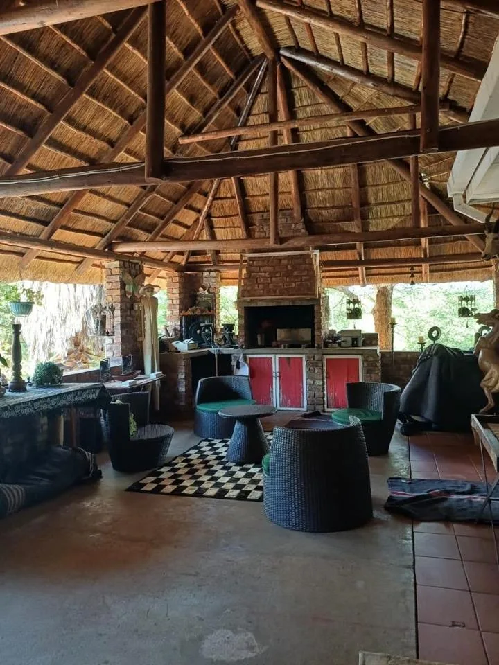 7 Bedroom House for sale in Hartswater