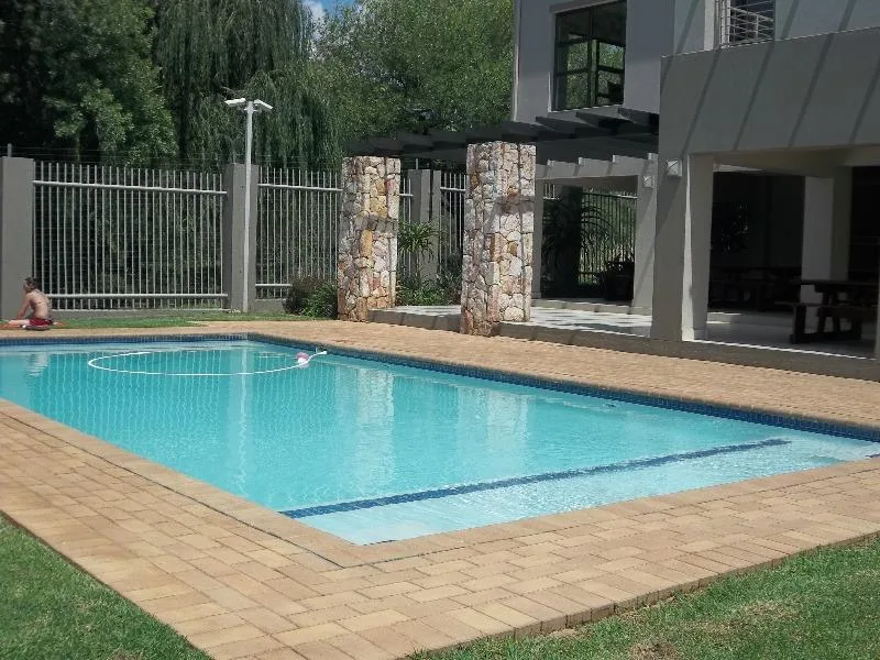 2 Bedroom Apartment / flat to rent in Paulshof