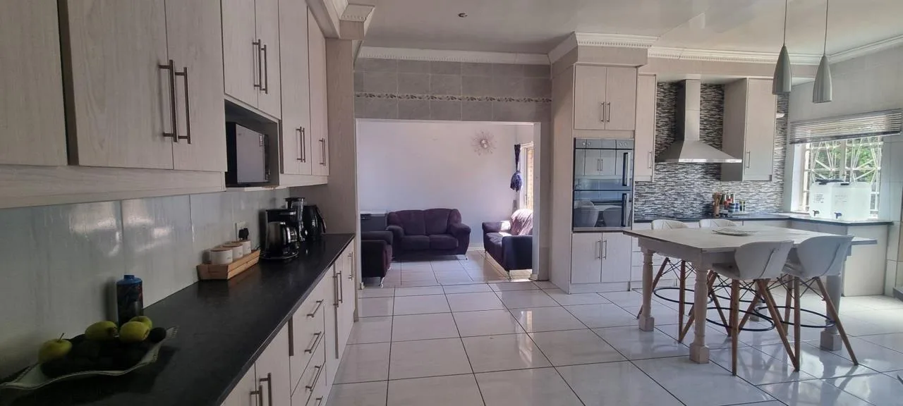 3 Bedroom House for sale in Verwoerdpark