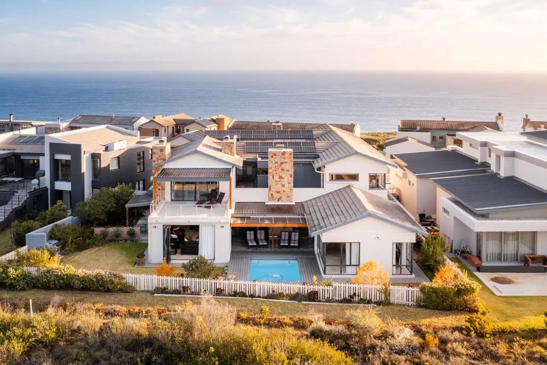 5 Bedroom House for sale in Oubaai