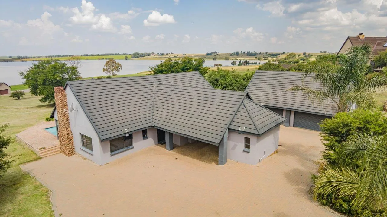 3 Bedroom House for sale in Oranjeville