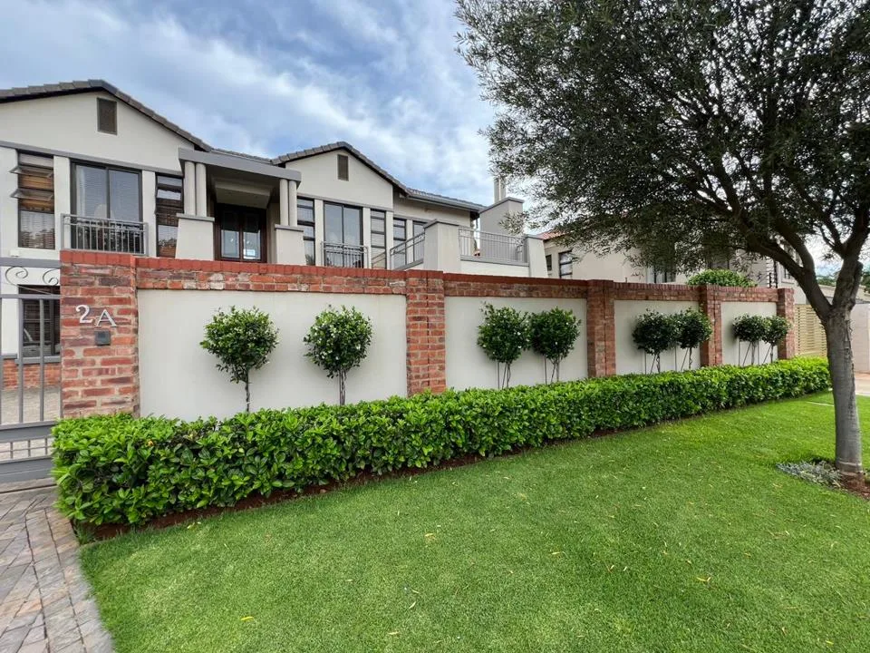 4 Bedroom House for sale in Van Der Hoff Park