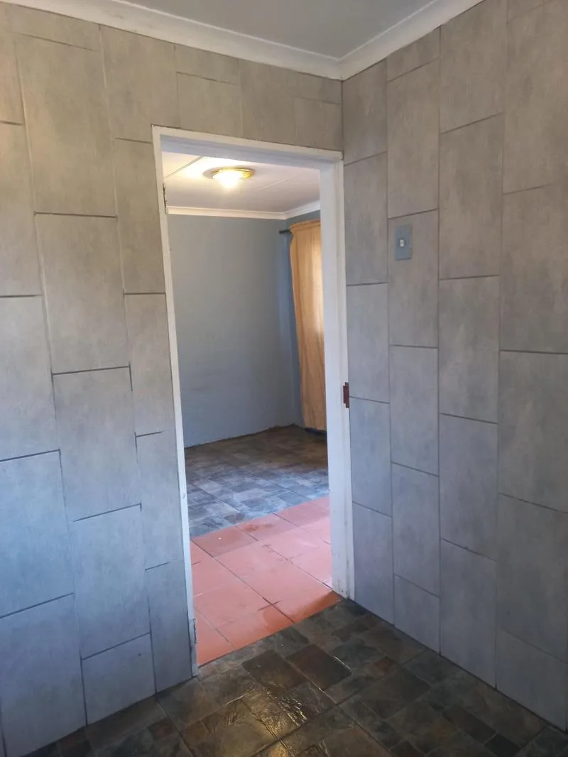 1 Bedroom Garden Cottage in Fairland
