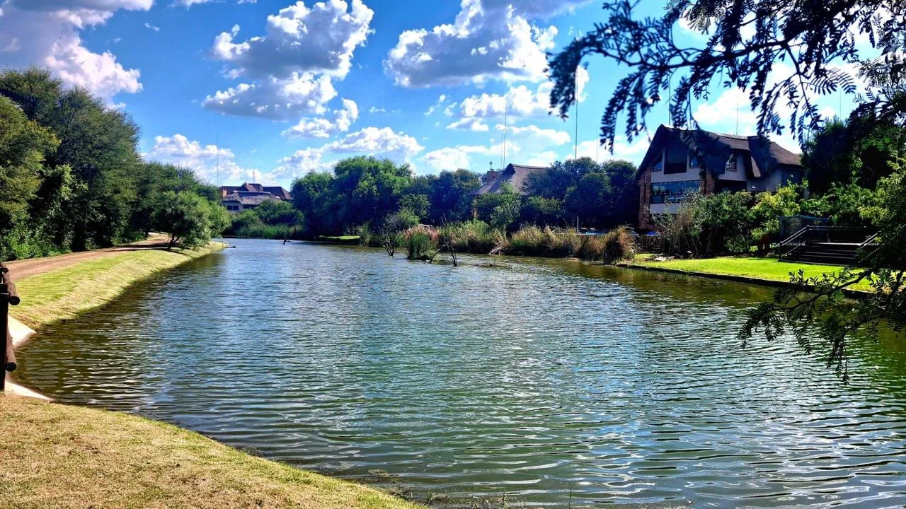 4 Bedroom House for sale in Boschenvaal River Front Lodges