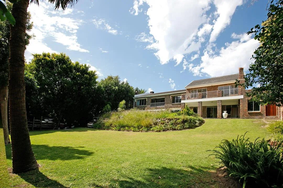 6 Bedroom House for sale in Tokai
