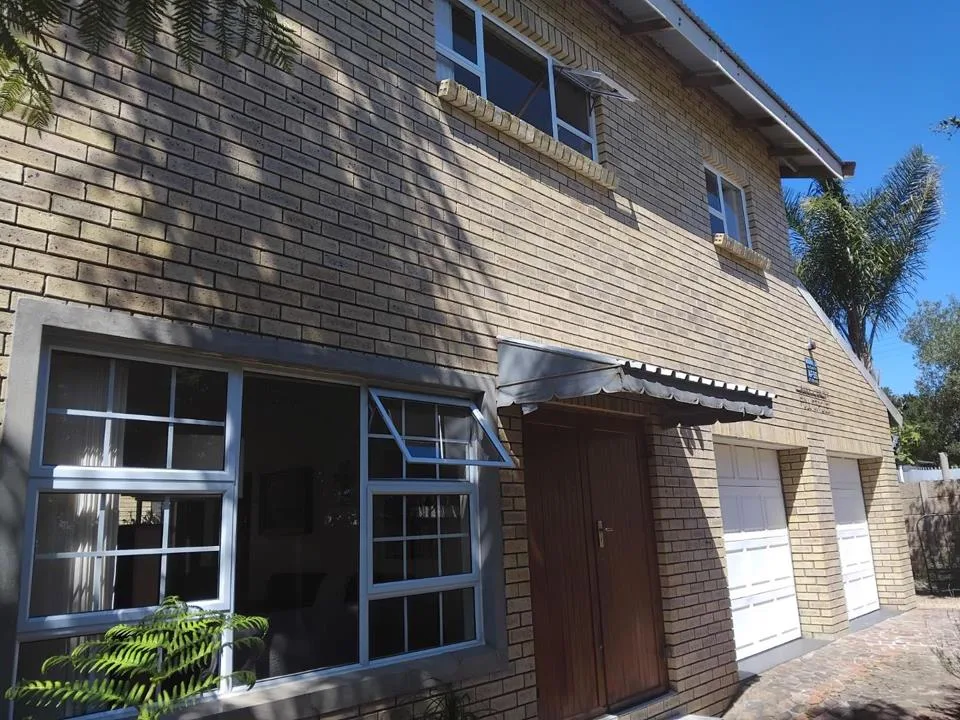 3 Bedroom House for sale in Albertinia