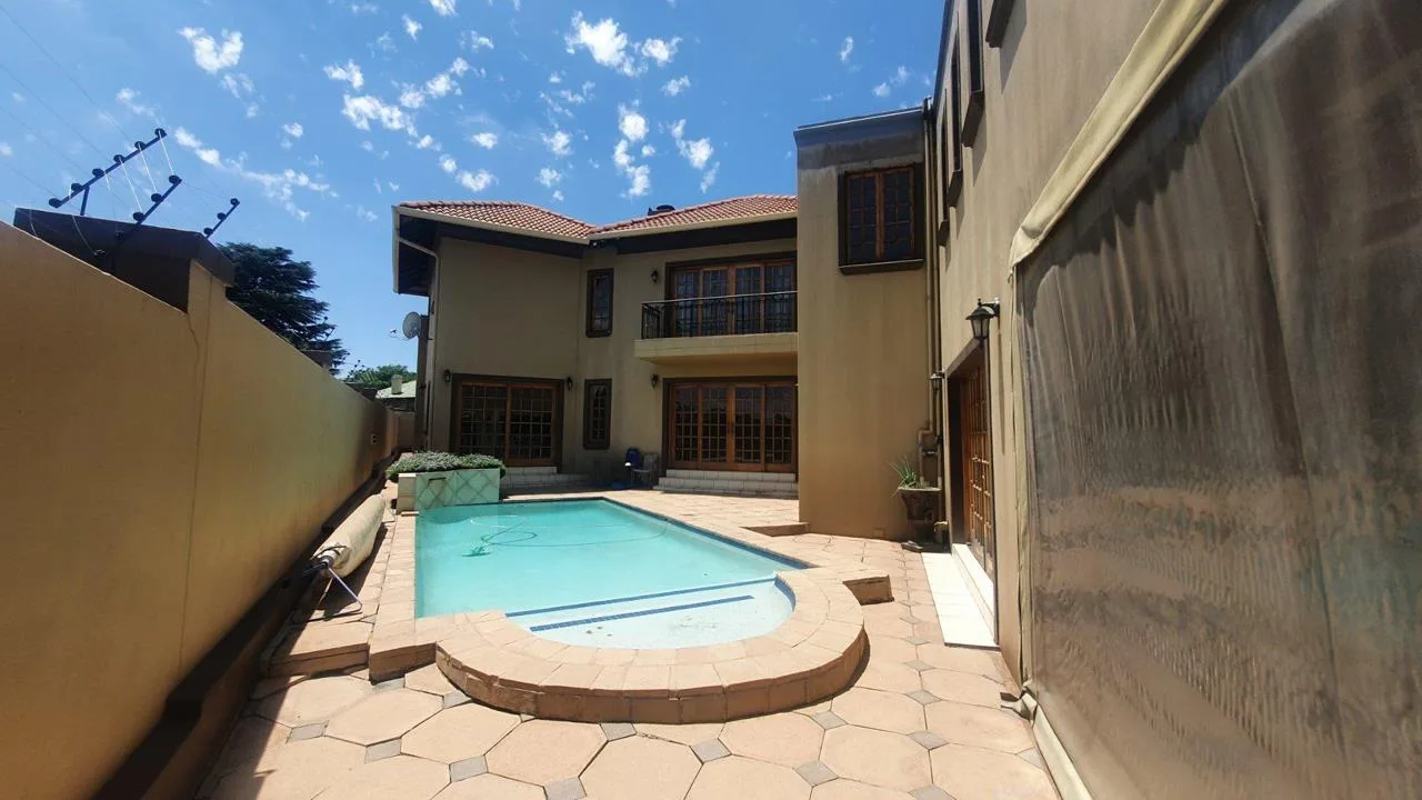 4 Bedroom House for sale in Kensington
