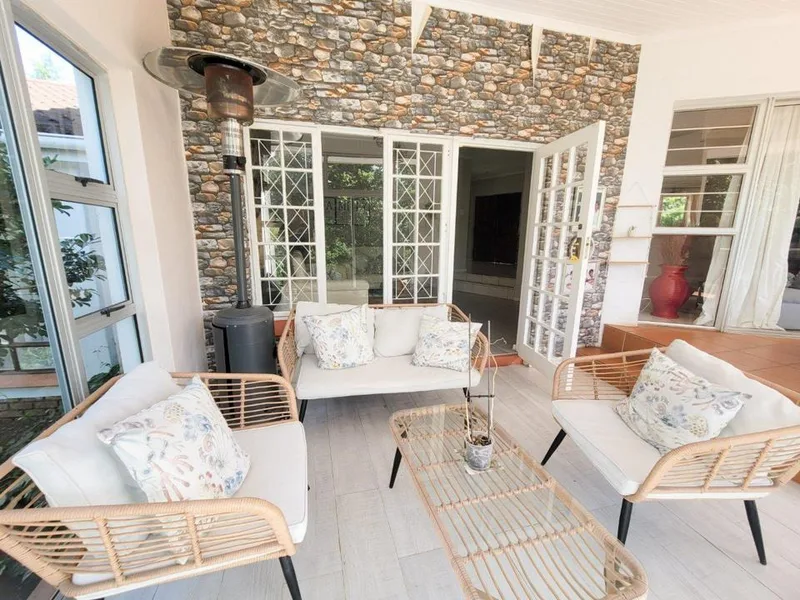 4 Bedroom House for sale in Vincent Heights
