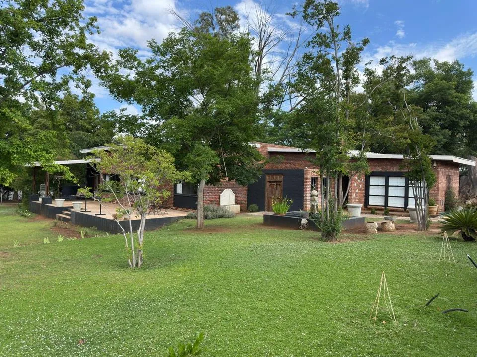 4 Bedroom House for sale in Kuruman