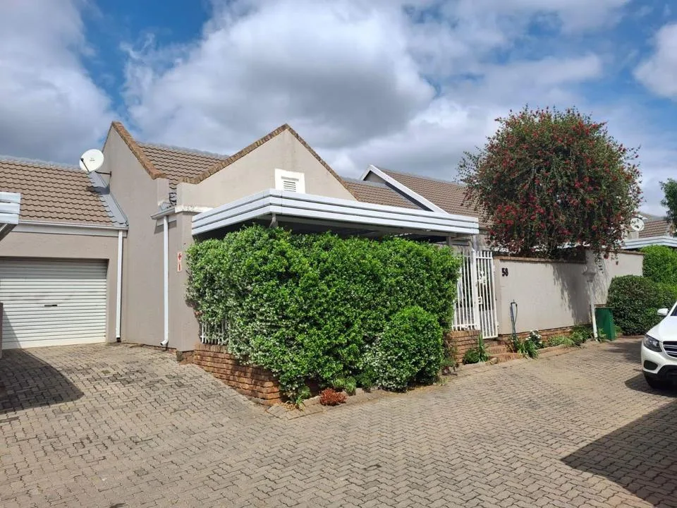 2 Bedroom Townhouse for sale in Willow Park Manor