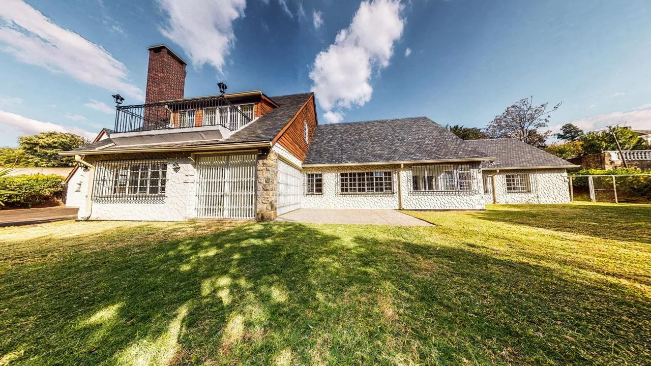 4 Bedroom House for sale in Observatory