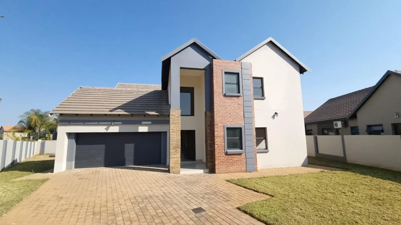 4 Bedroom House for sale in Melodie