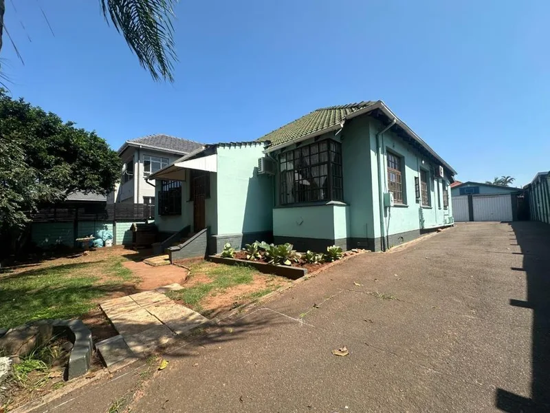 4 Bedroom House for sale in Glenwood