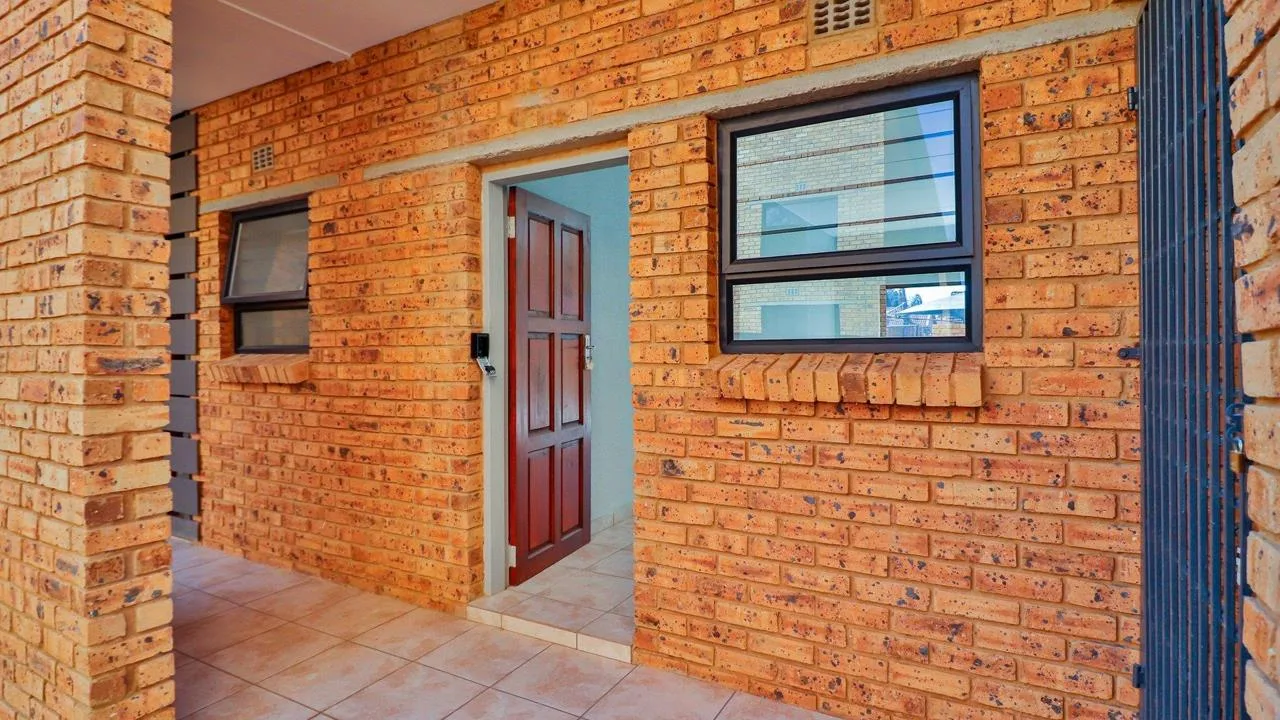 2 Bedroom Apartment / flat for sale in Ravenswood